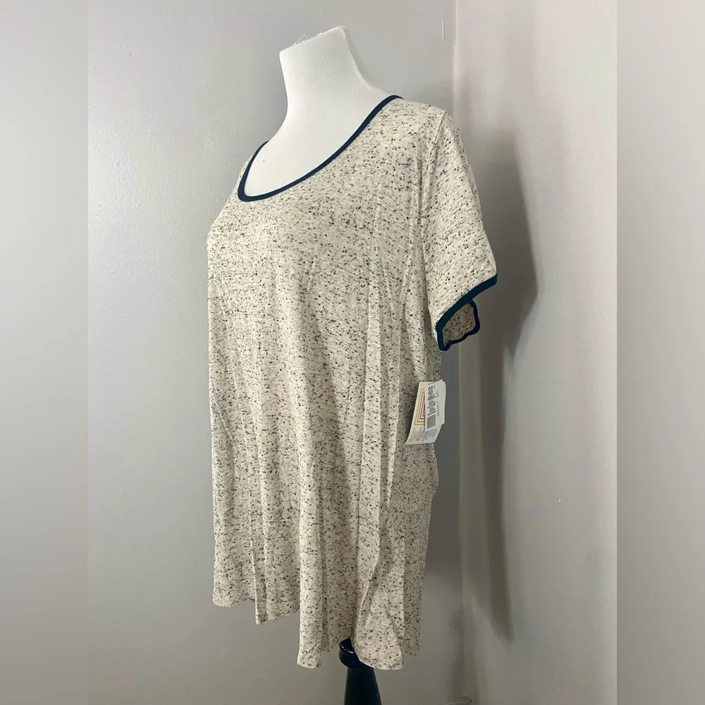 LuLaRoe Classic T Shirt NWT Black and White Short Sleeve - Picture 3 of 7